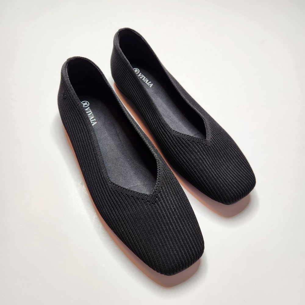 Vivaia Black Margot 2.0 Square Toe V-Cut Flats